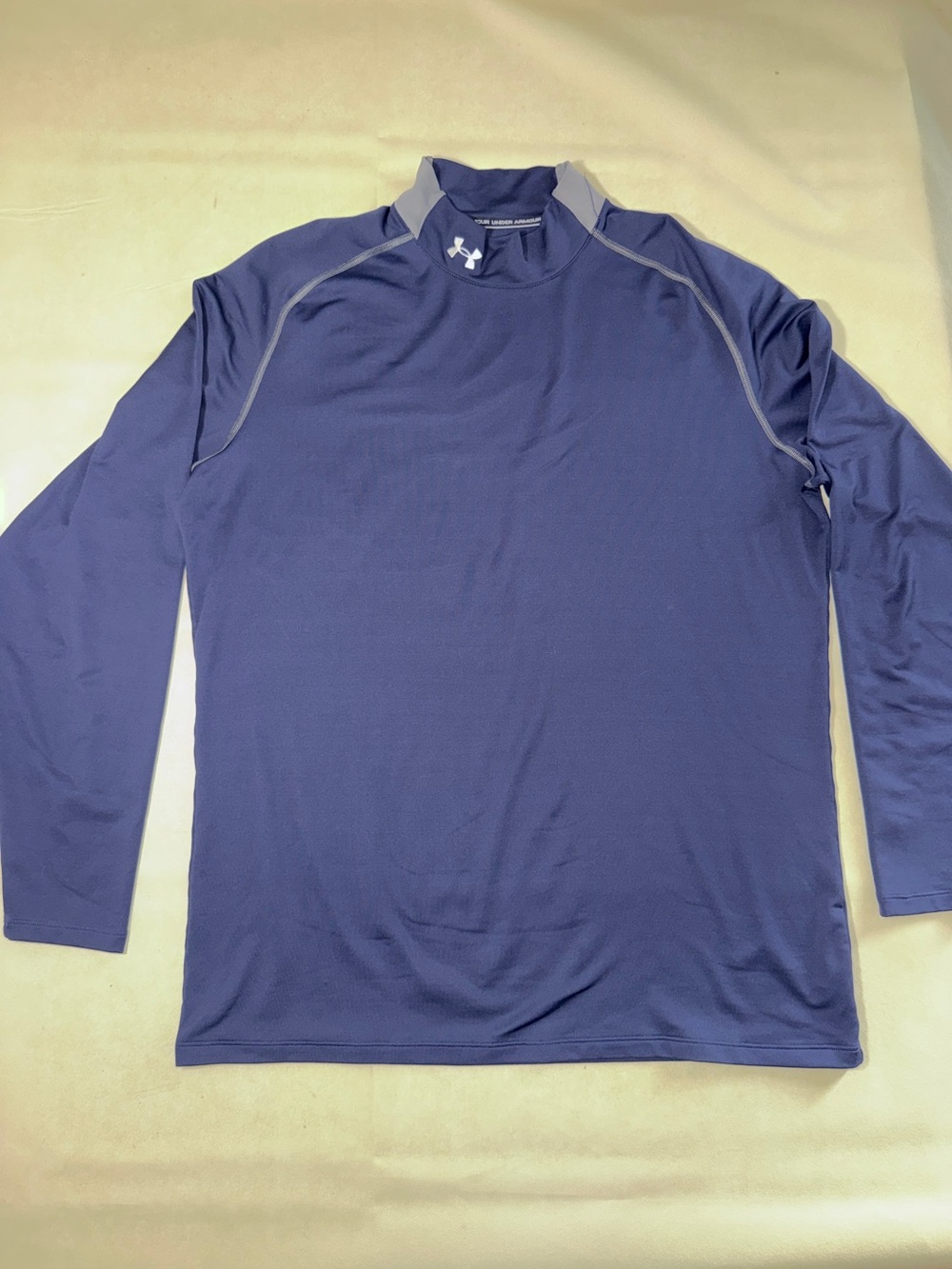 Under Armour Men’s Navy Blue Long-Sleeve HeatGear Top